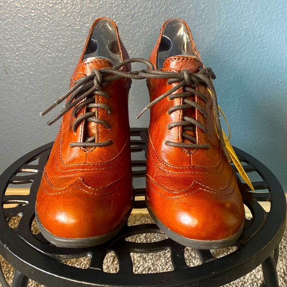Born Women’s Brown Leather Shoes. Sz-9 - Picture 3 of 7